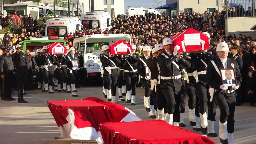 Yalova şehitlerine veda. Bakan Yerlikaya'dan terörle mücadelede kararlılık mesajı 3