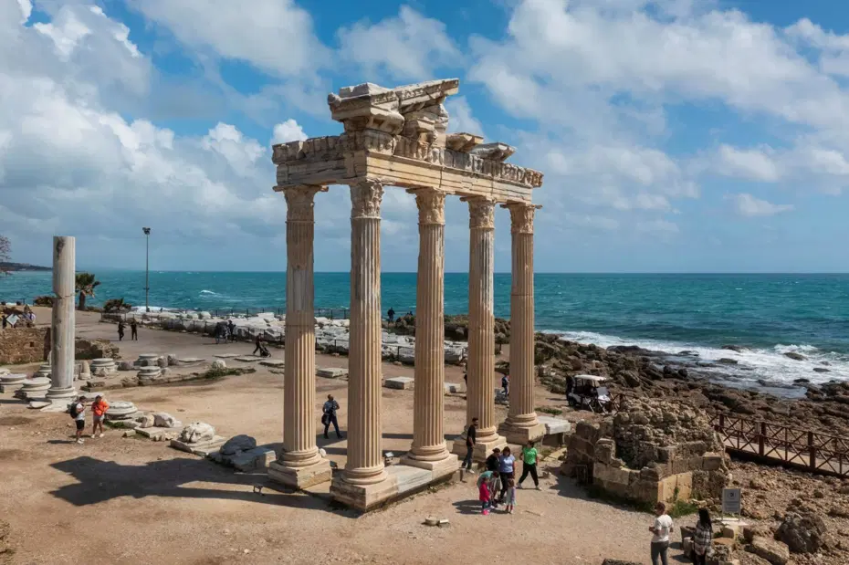 Bakan Ersoy'dan Dünya Turizm Günü mesajı 