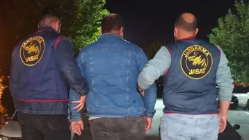 Ehliyet sınavına düzenekle girdi, yakalandı