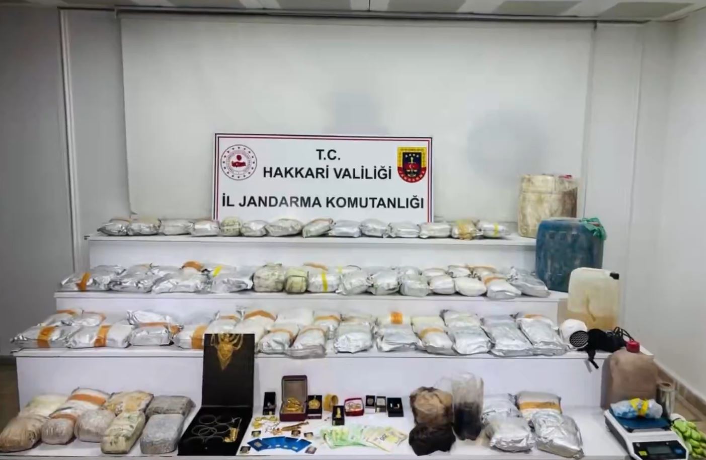 Hakkari'de 626 kilo uyuşturucu ele geçirildi: 4 tutuklama
