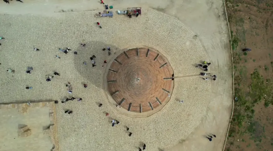552 yıllık türbe turistlerin ilgi odağı oldu: Anadolu'da tek örnek 1