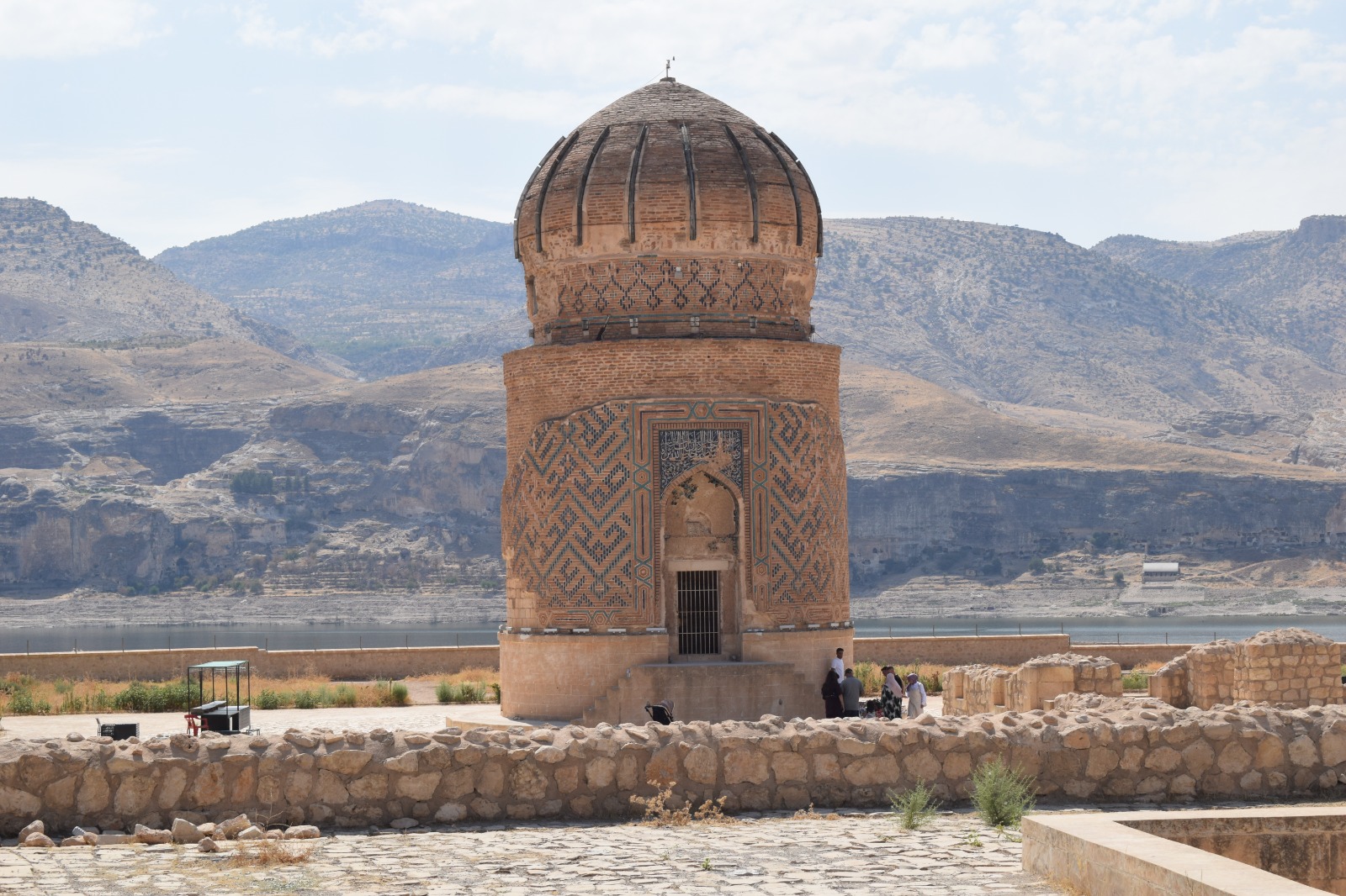 552 yıllık türbe turistlerin ilgi odağı oldu: Anadolu'da tek örnek