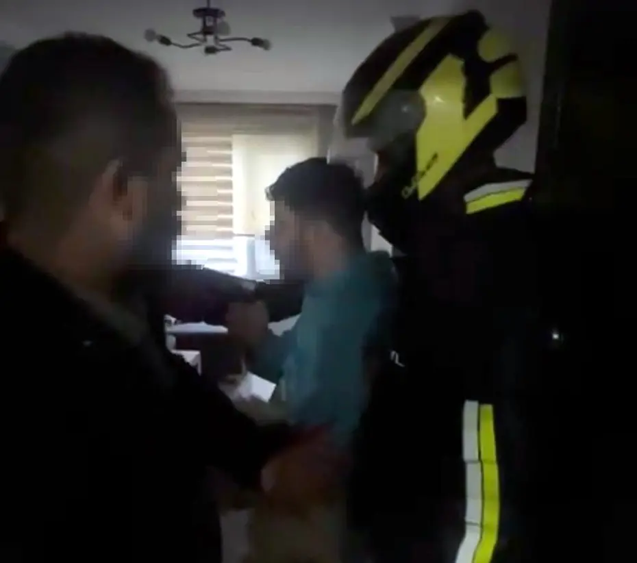 77 yılla aranan firari dolandırıcıya kurye şoku