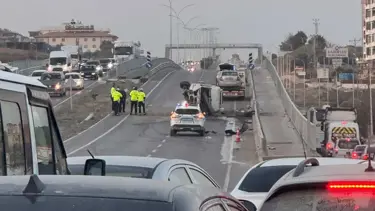 Hatay'da minibüs ile otomobil çarpıştı: 11 yaralı