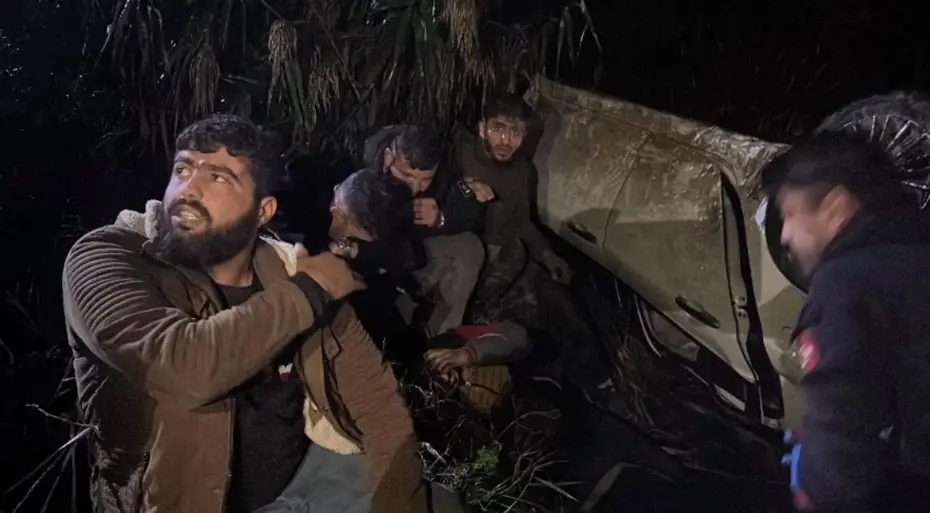 Polisten kaçarken nehre uçtu, izinden 9 kaçak göçmen çıktı