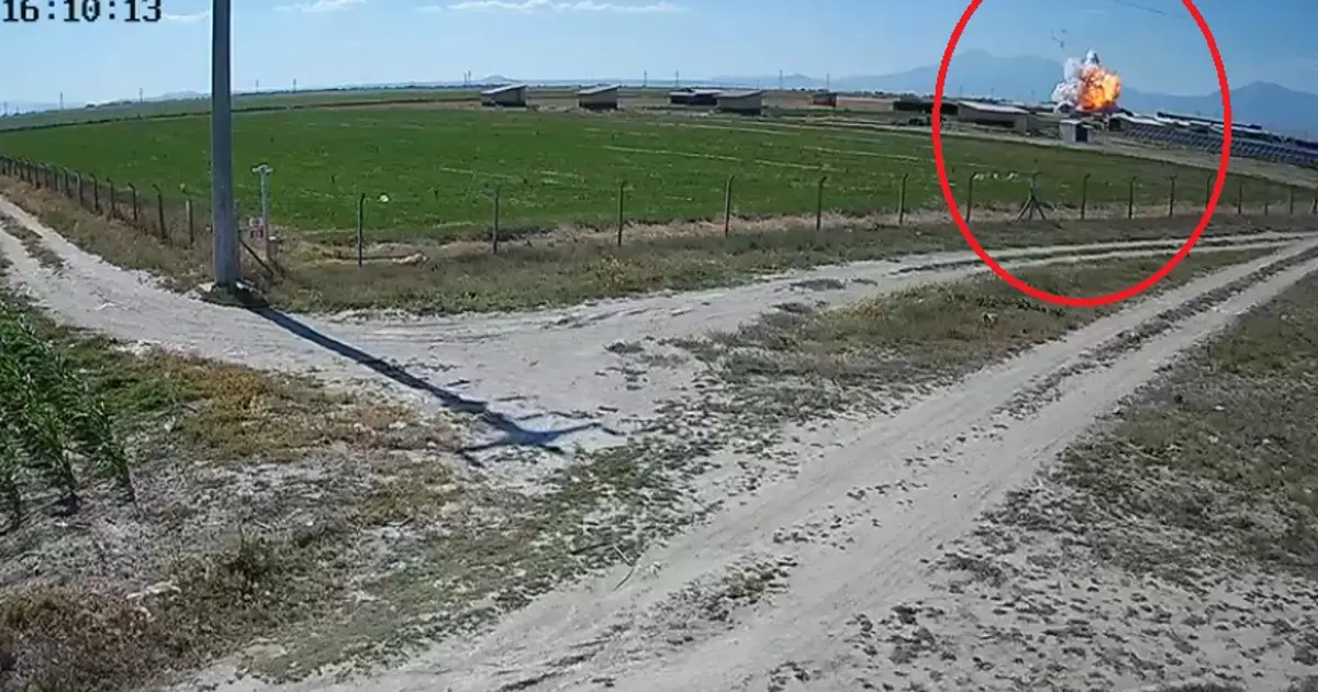 Niğde'deki havai fişek fabrikasındaki patlama kamerada