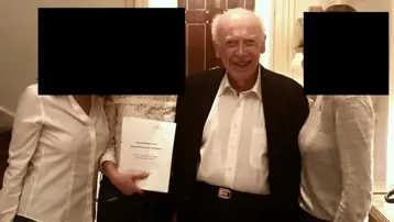 Nobel ödüllü bilim insanının Epstein'ın evinde üç kadınla fotoğrafı çıktı