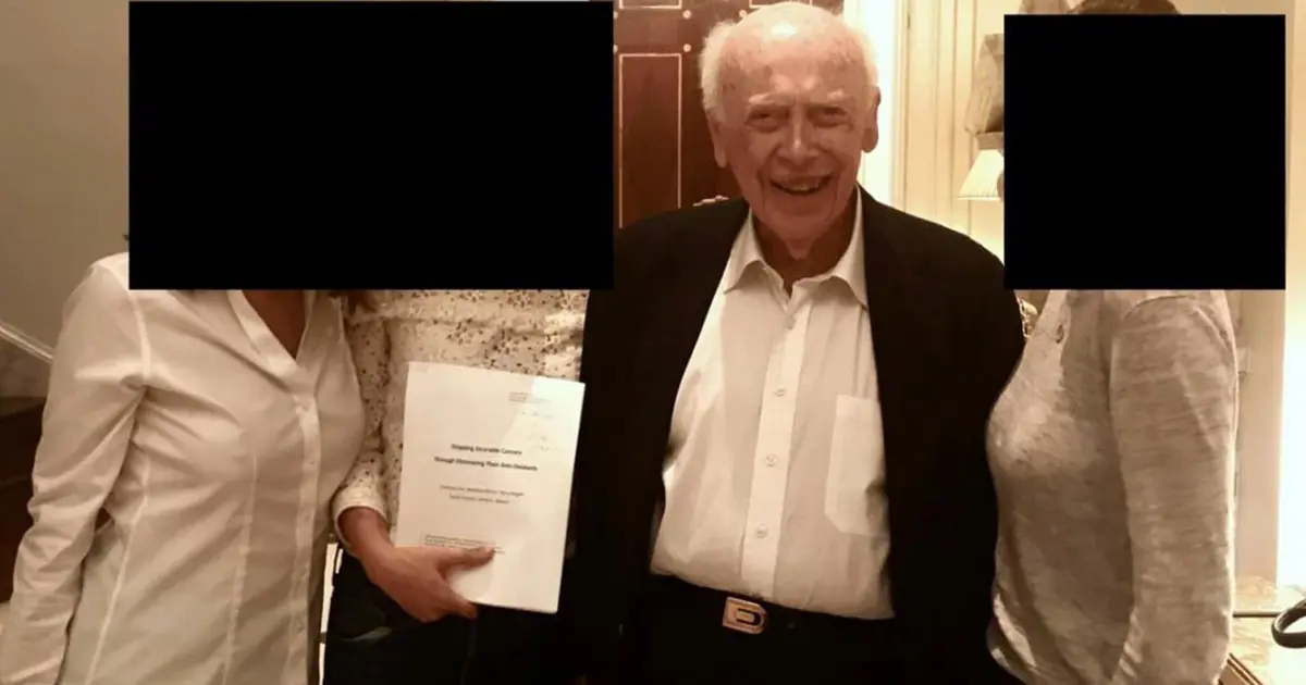 Nobel ödüllü bilim insanının Epstein'ın evinde üç kadınla fotoğrafı çıktı