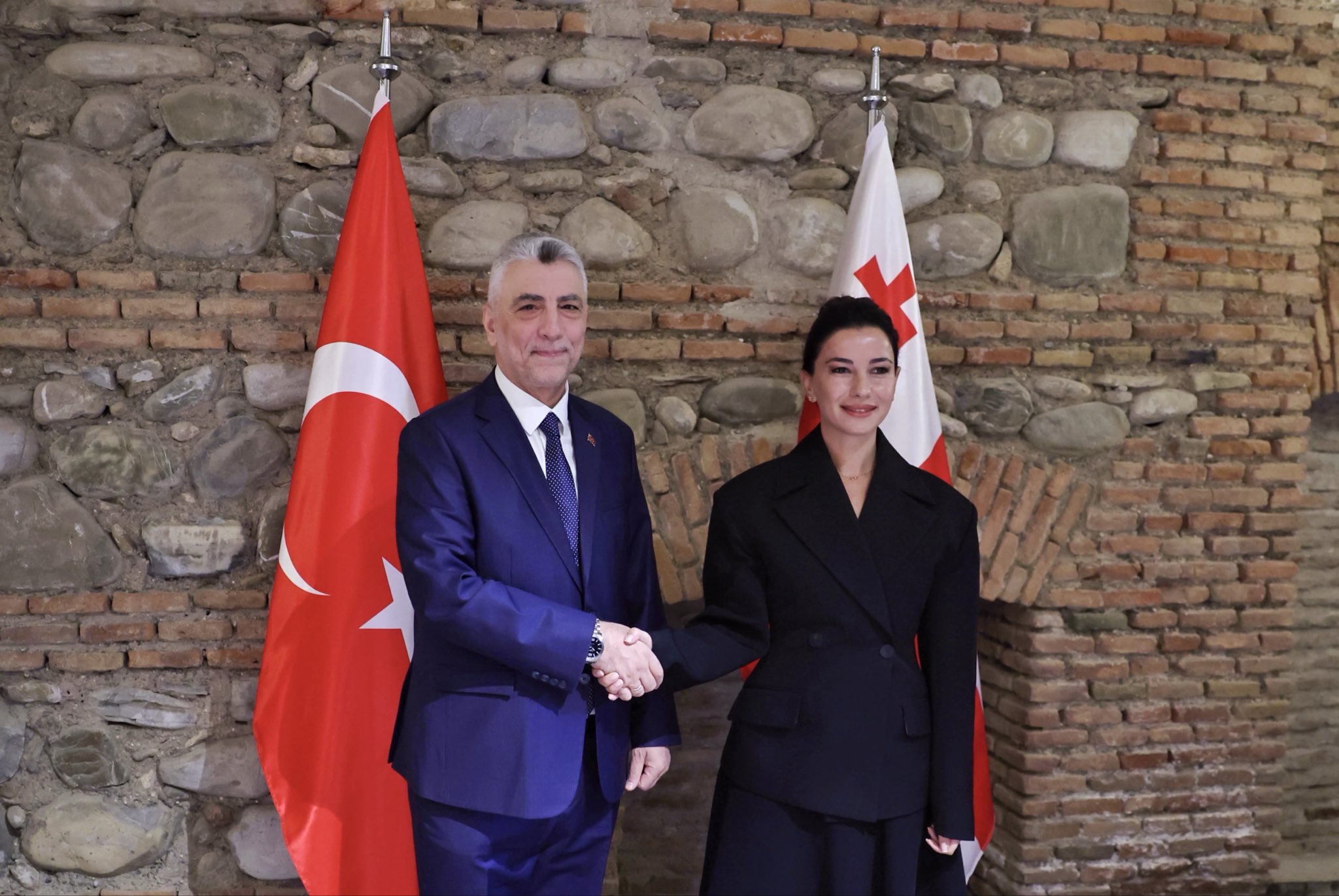 Bakan Bolat'tan Gürcistan ile önemli görüşme