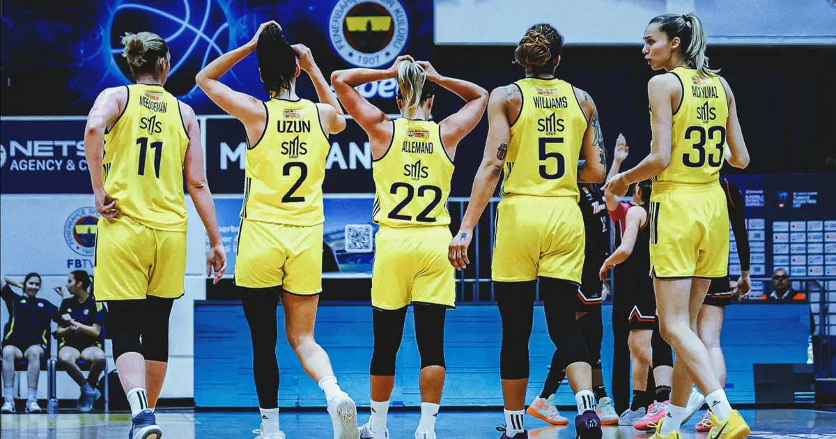 Fenerbahçe, Galatasaray'ı yendi ve Kadınlar Basketbol Ligi'nde namağlup şampiyon oldu