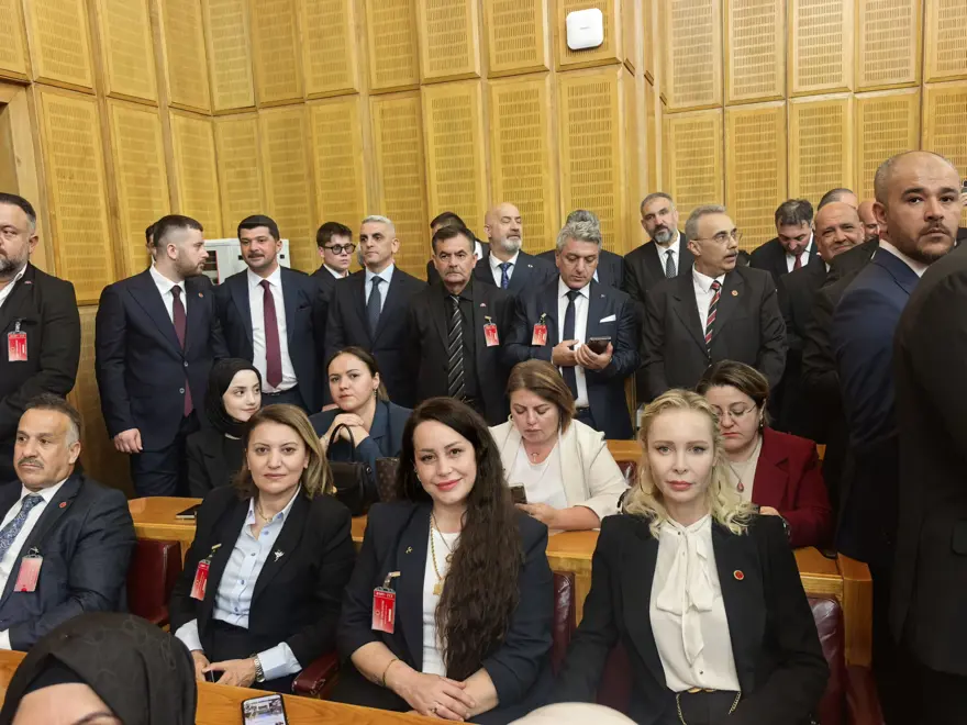 İbrahim Tatlıses'in eski eşi Ayşegül Yıldız MHP'ye katıldı 1