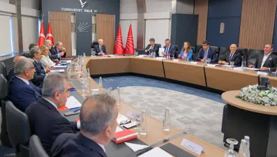 CHP'de grup toplantısı düğümü. Kılıçdaroğlu salı günü kürsüye çıkacak