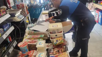 Müşteriler şikayet etti, zincir markette tarihi geçmiş 135 ürün bulundu