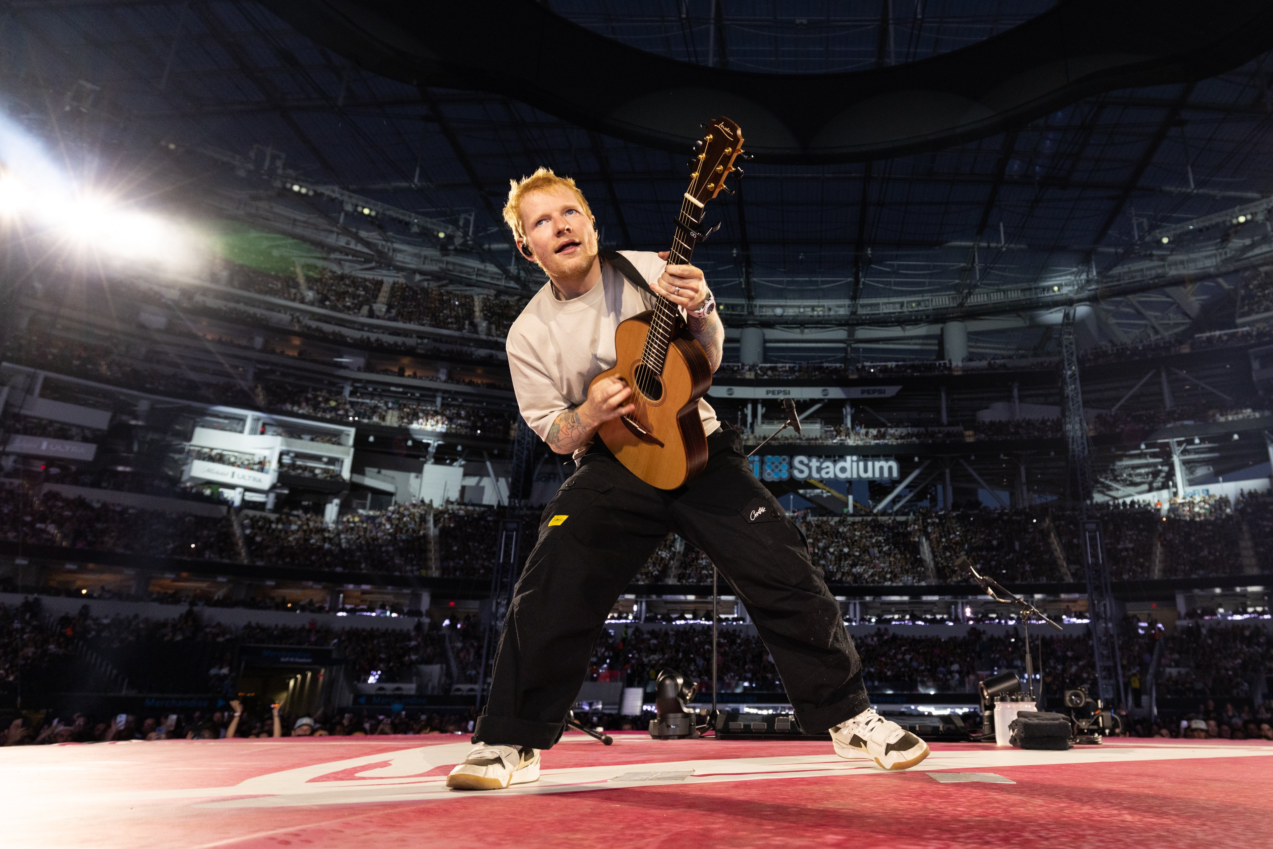 Grammy ödüllü rapçi “Özgür Filistin” dedi, Ed Sheeran'ın turnesinden çıkarıldı