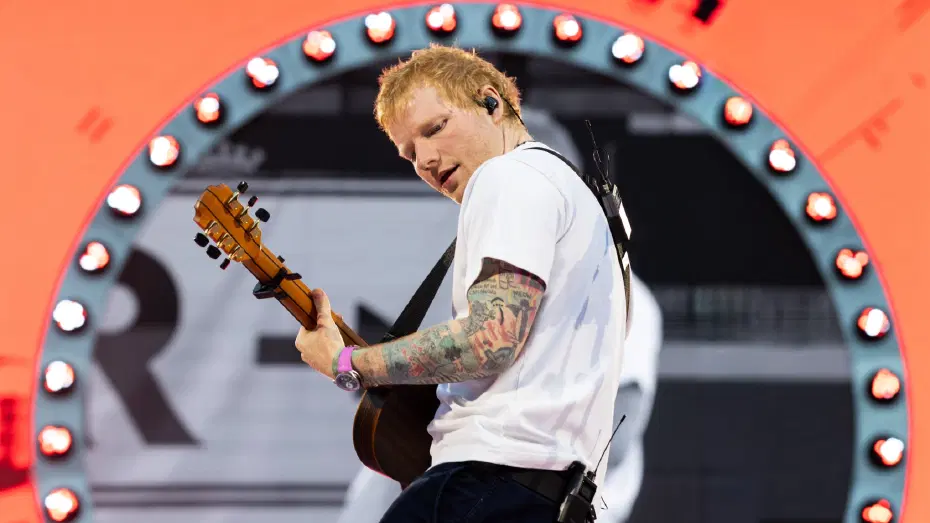 Polisler ve protestocular hazır, gözler Ed Sheeran'da