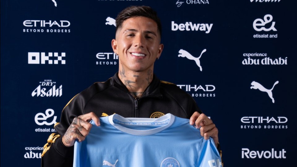 Premier Lig futbol tarihine geçti, transfer rekoru kırıldı