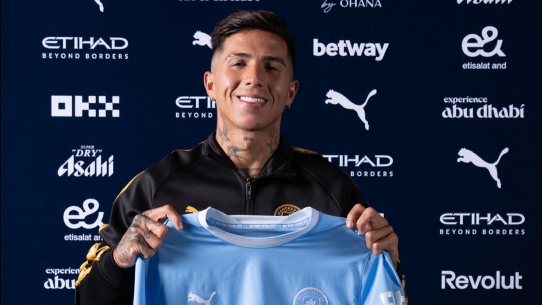 Premier Lig futbol tarihine geçti, transfer rekoru kırıldı