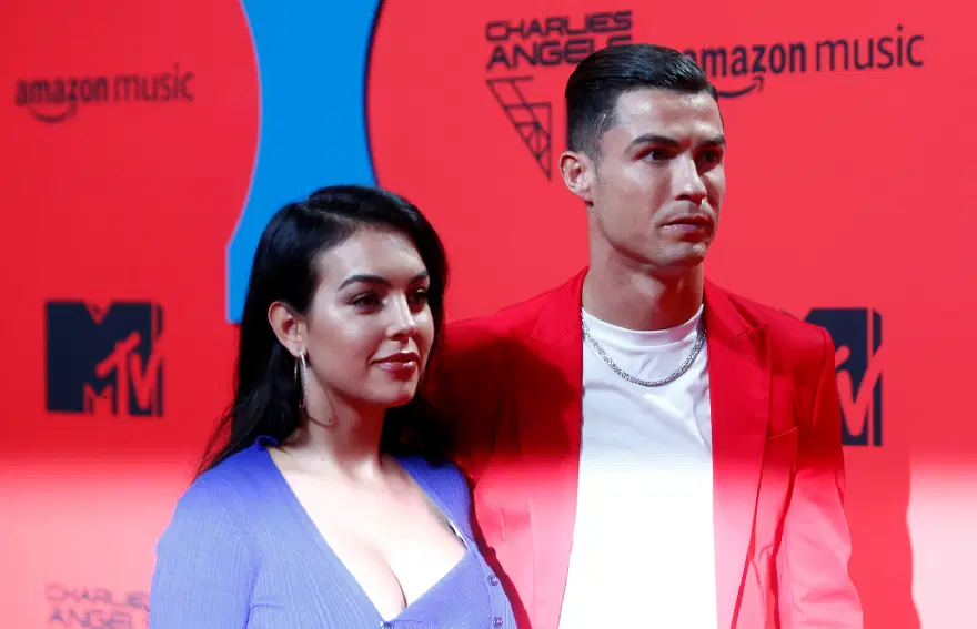 10 yıldır bekleniyordu. Ronaldo ile Georgina Rodriguez evlendi 10 yıldır bekleniyordu. Ronaldo ile Georgina Rodriguez evlendi