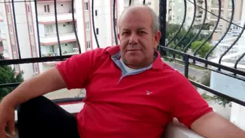 Husumetli olduğu komşusunu öldürdü, oğullarını yaraladı