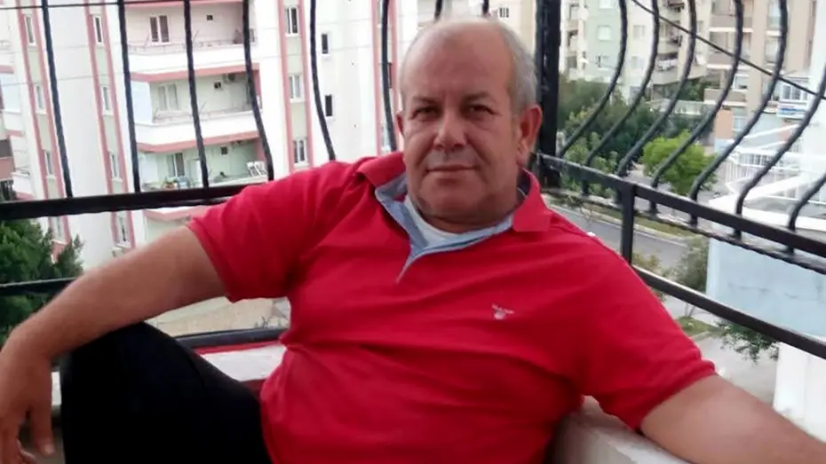 Husumetli olduğu komşusunu öldürdü, oğullarını yaraladı