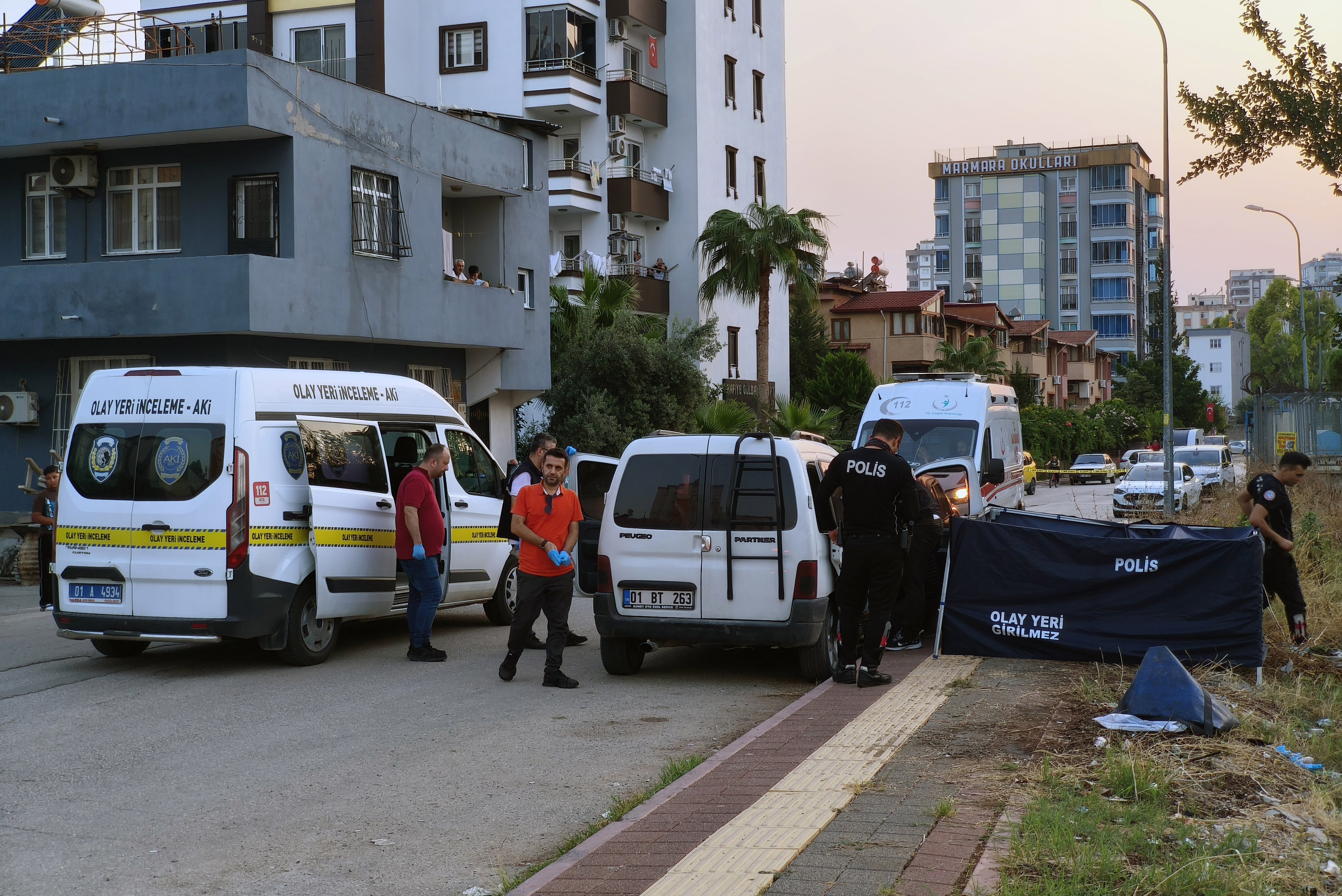 Borç kavgası cinayetle bitti. Baba ve oğul öldü, anne yaralı