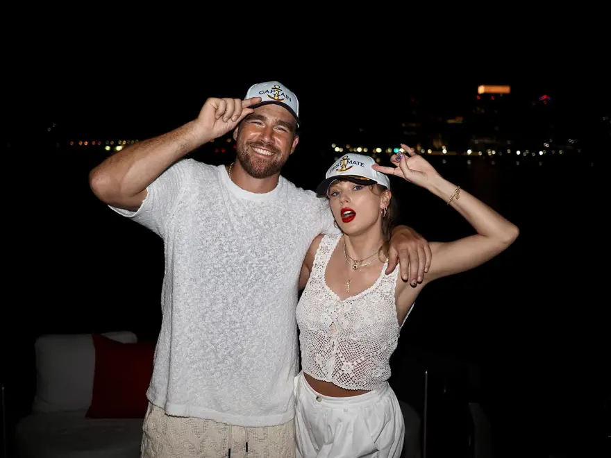 ADAM SANDLER'DAN ÜNLÜ ÇİFTE ÖZEL ŞARKI 2
