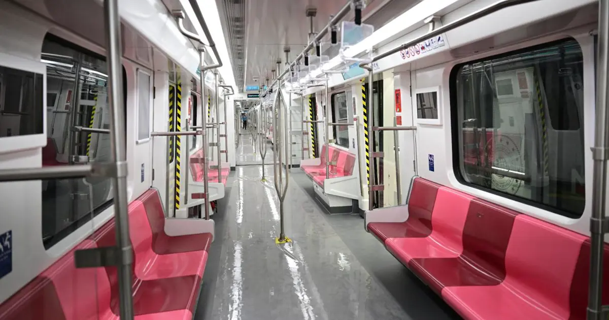 Türkiye'nin en uzun ve en hızlı metro hattı açıldı. Bir günde 10 binden fazla yolcu taşıdı