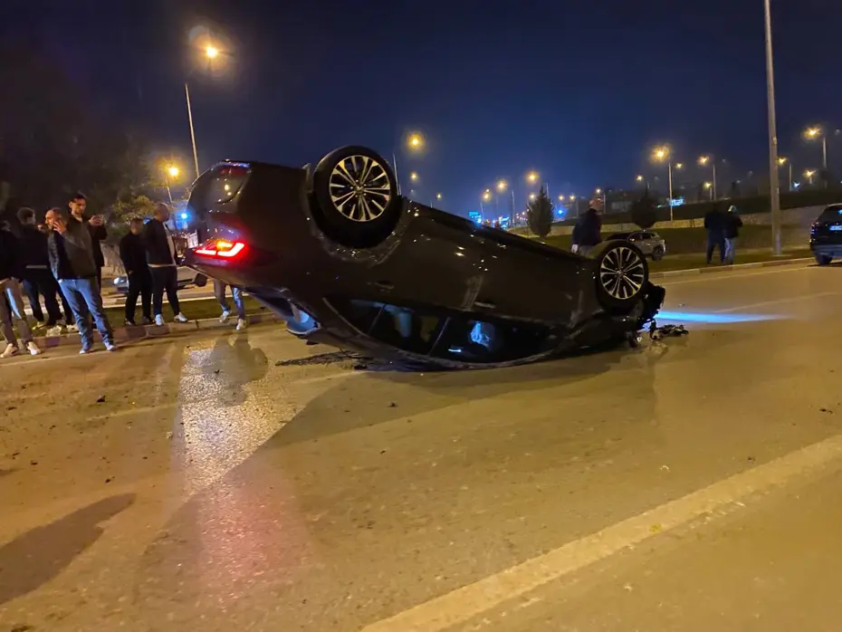 Bursa'da iki otomobil çarpıştı: 2 yaralı