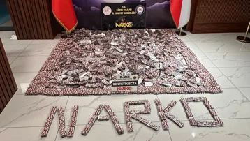 İki yolcu otobüsüne baskın: 22 milyon lira değerinde uyuşturucu ele geçirildi