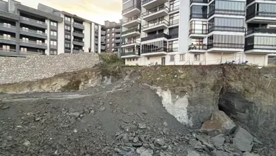 Bartın'da toprak kayması! 24 daireli apartman tahliye edildi