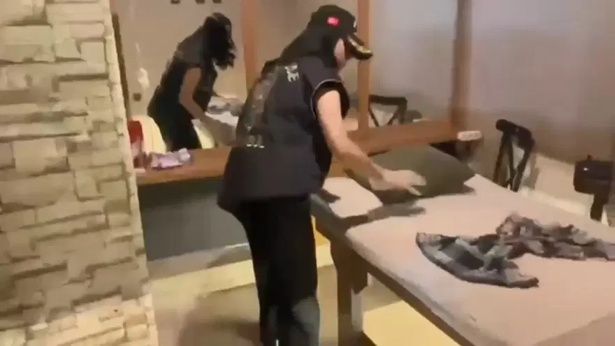 İstanbul’da masaj salonları ve fuhuş yapıldığı değerlendirilen mekanlara düzenlenen operasyonda, 31 şüpheli yakalandı.
