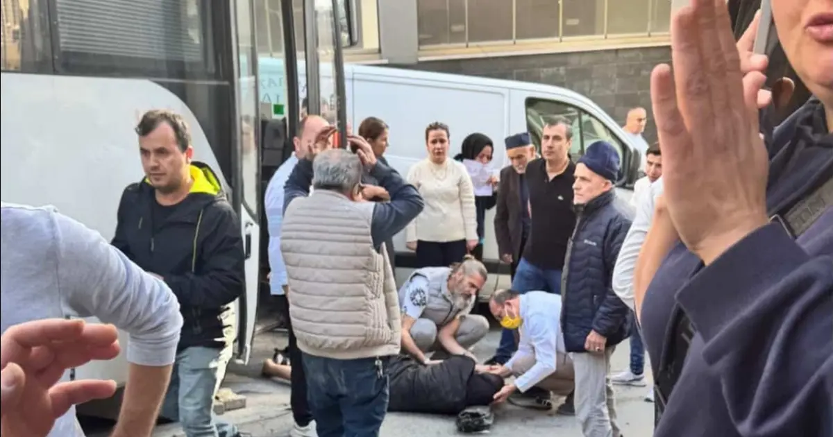 Eşinin kullandığı midibüsün altında kalan kadın hayatını kaybetti