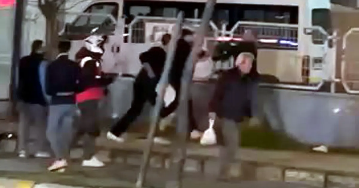 Motokuryenin arkadaşlarından kasklı dayak