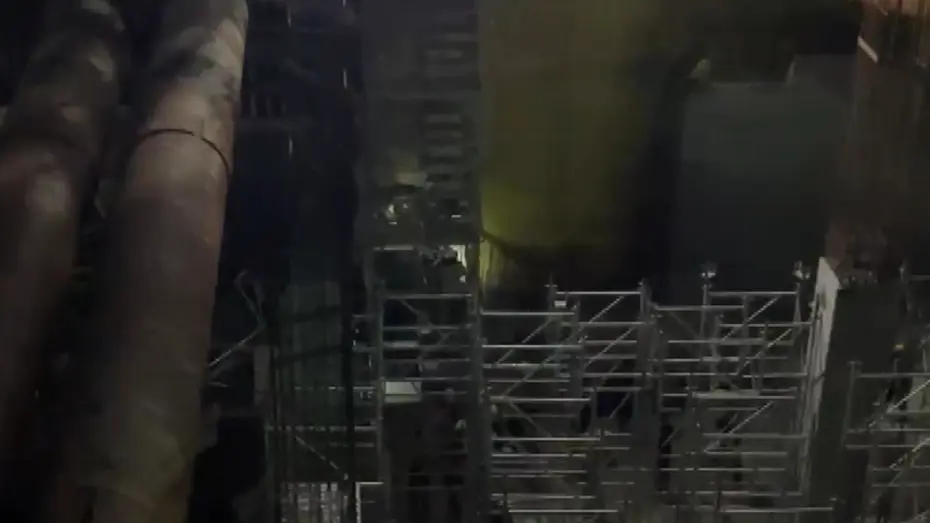 Beyoğlu'nda metro inşaatında iskele çöktü: Yaralılar var