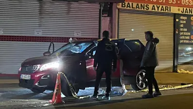 Büyükçekmece'de kanlı gece | Otomobilde arkadaşlarına ateş etti: 2 ölü, 1 ağır yaralı