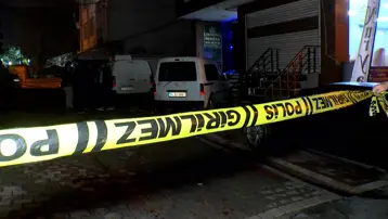 Esenyurt'ta alacak verecek meselesinde silah ve bıçaklar konuştu