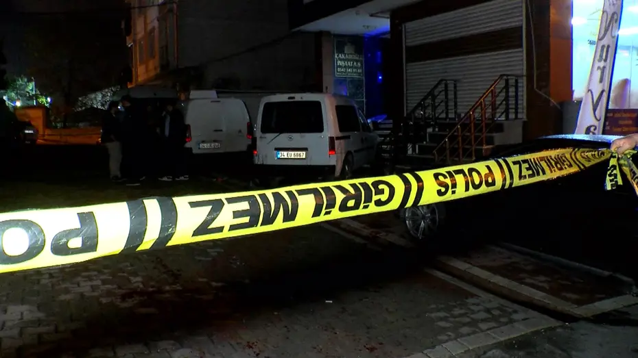 Esenyurt'ta alacak verecek meselesinde silah ve bıçaklar konuştu