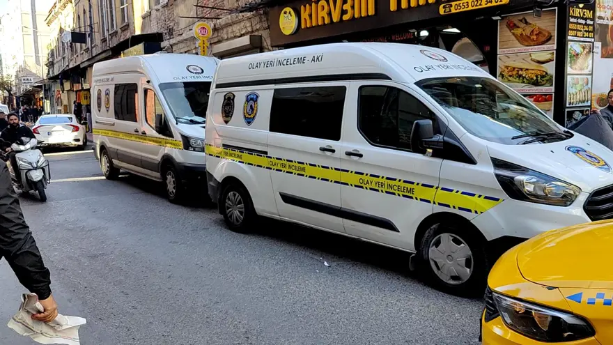 Böcek ailesinin kaldığı otelde iki kişi zehirlenme şüphesiyle hastaneye kaldırıldı 4 Böcek ailesinin kaldığı otelde iki kişi zehirlenme şüphesiyle hastaneye kaldırıldı 4