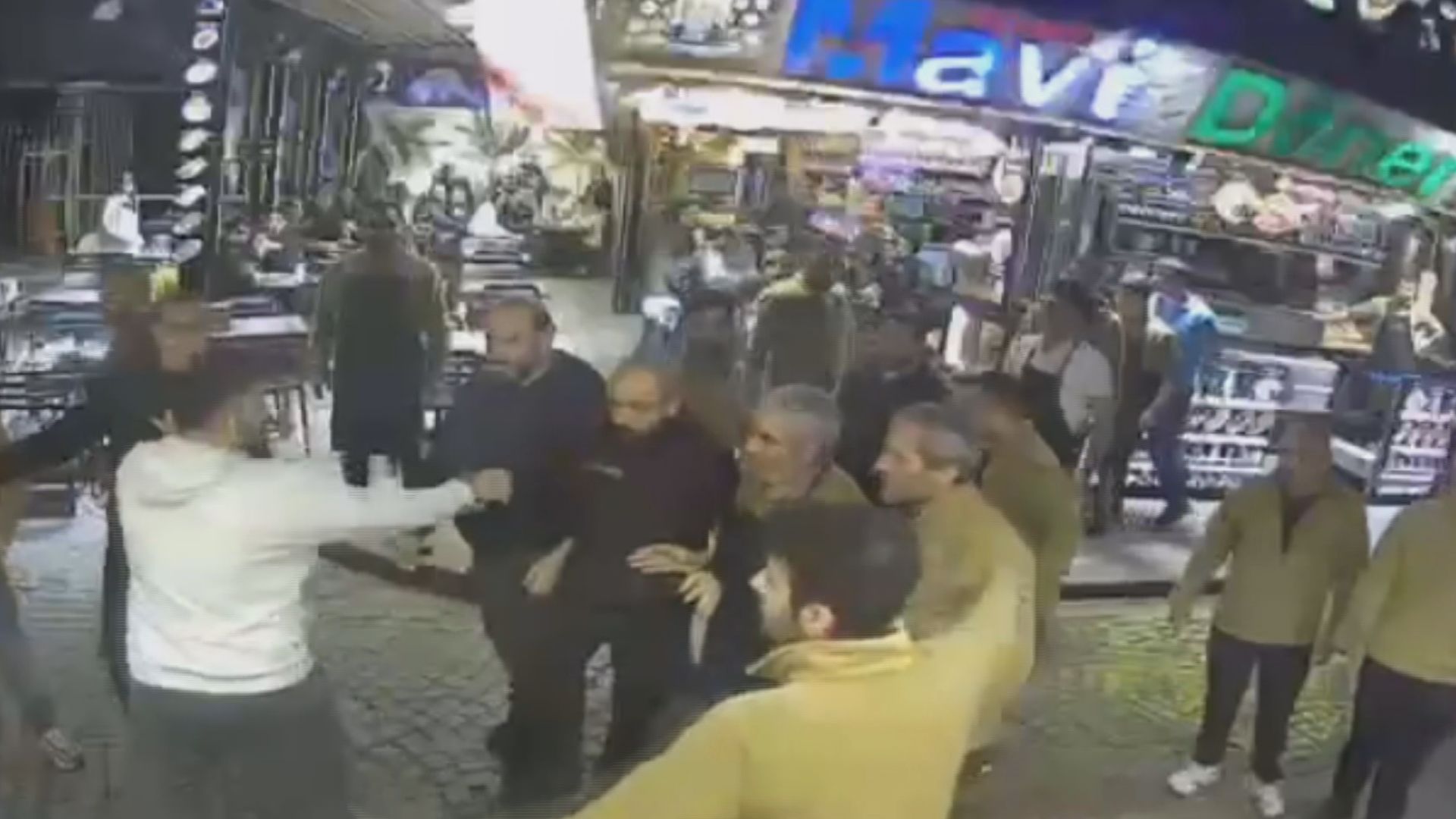 Fatih'te esnaflar arasındaki kavga. 2 kişi gözaltına alındı