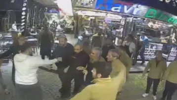 Fatih'te esnaflar arasındaki kavga. 2 kişi gözaltına alındı