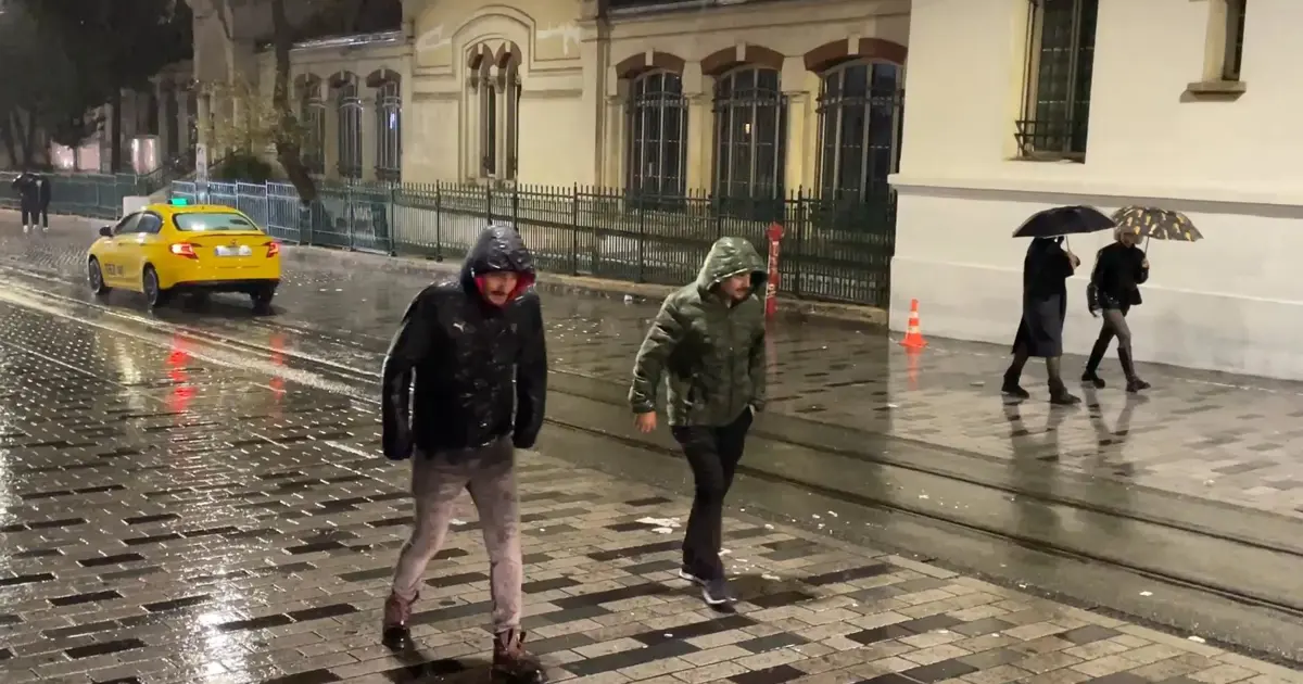 İstanbul'da sarı kodlu yağış başladı, 24 saat boyunca aralıksız sürecek