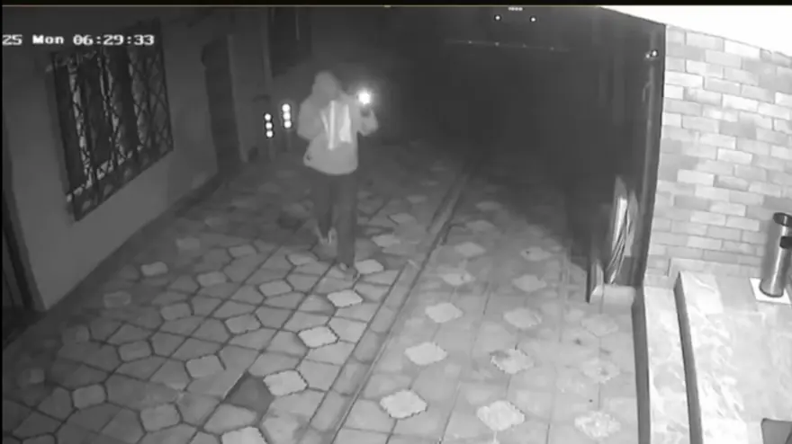 EVE ATEŞ AÇTIĞI ANLAR KAMERADA 2