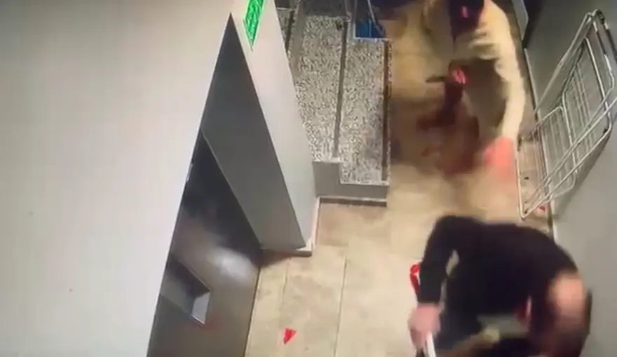 OTELE GİZLİCE GİRDİ 2