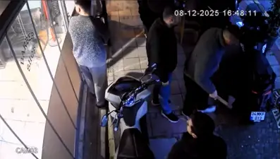 Borcunu ödemedi diye baltayla dükkanı bastı 