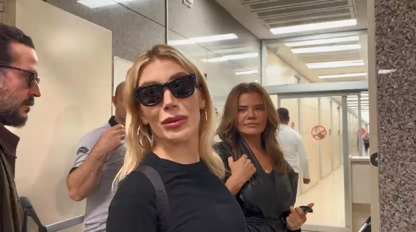 Şarkıcı İrem Derici Çağlayan Adliyesi'nde ifade verdi