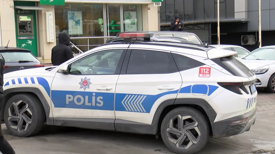 Başakşehir’de ödedikleri borcu, silahla gasp etmeye çalıştılar