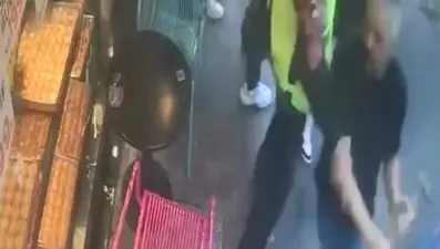 Temizlikten rahatsız oldu, çekiçle saldırdı