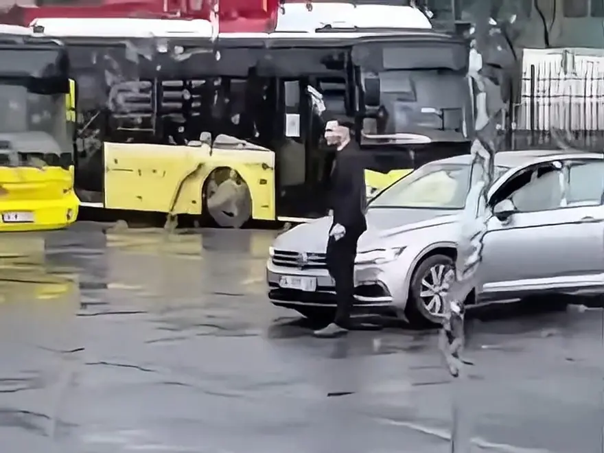 İETT durağında korku dolu anlar. Havaya ateş açarken video çektirdi 2