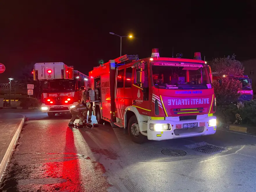 İstanbul'da 27 katlı otelde yangın: Müşteriler tahliye edildi 4
