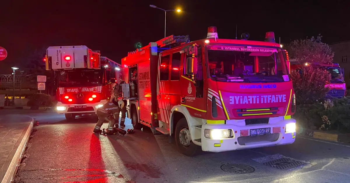 İstanbul'da 27 katlı otelde yangın: Müşteriler tahliye edildi